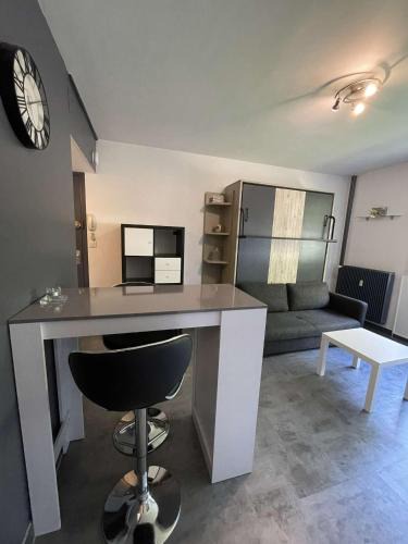Chalons-en-Champagne Apartment | ZEN T1, 400m centre et lycée Bayen, 1400m gare tout confort