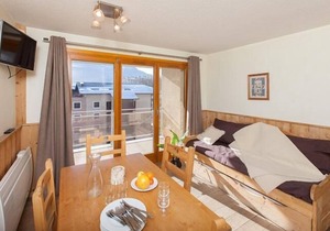 200m from resort center, 3rd floor, balcony, tv, ski locker, 25m², Serre Chevalier