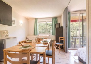 200m from resort center, 3rd floor, balcony, tv, 30m², Serre Chevalier