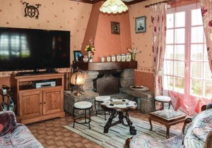 4 bedroom accommodation in Ploumilliau