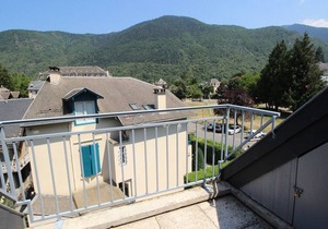 Bagnères-de-Luchon: Quiet duplex for 4, balcony, parking