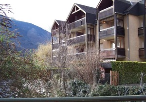 Luchon - 1BR Apartment with Balcony, Pets Allowed, Parking