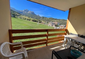 Nice T2 at the foot of slopes with garage and balcony