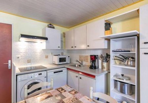 T2 cabine 6 pers avec balcon, parking privé, proche commodités et stations de ski - FR-1-402-122