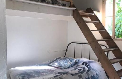 Correns House | à côté du château, calme et lumineuse, au centre