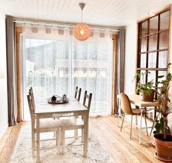 Castellane Ski Chalet | À deux pas du lac élégant chalet spacieux en domaine privé avec piscine restaurant et boulangerie