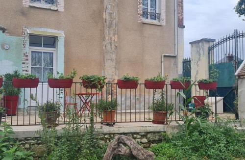 Saint-Florentin Apartment | À la piscine du moulin du dehors