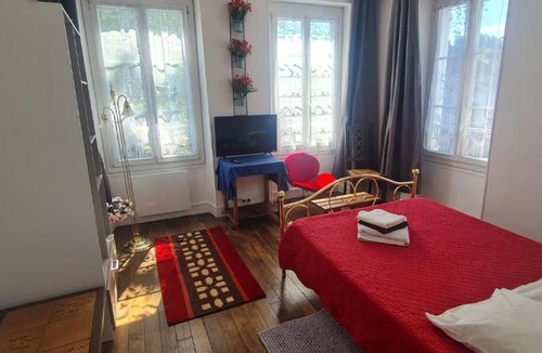Saint-Florentin Apartment | À la piscine du moulin du dehors