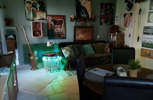 Saulx-les-Champlon Apartment | Écrin de nature et source d'arts