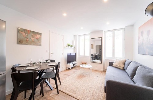 La Ferte-Gaucher Apartment | Élégant T2 tout confort avec sa terrasse ensoleillée