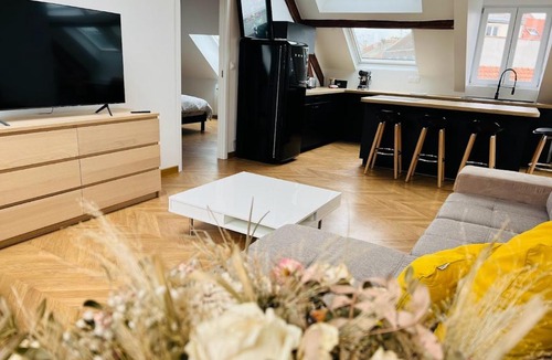 Reims City Centre Apartment | Élégant T4 Centre Reims/Parking Privé