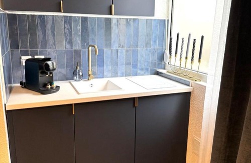 Reims City Centre Apartment | Évasion Bleu Champagne & son Parking Privé