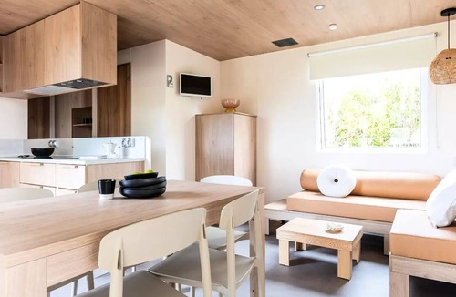 Plougasnou House | "Ô CONFORT" Lodge: 4 Rooms, Sleeps 6 + TV, 2 Bathrooms