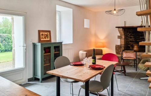 Rospez House | 1 Bedroom Pet Friendly Home In Rospez