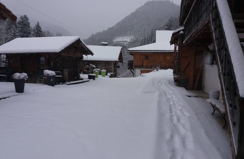 Saint-Gervais-les-Bains Apartment | 10-person apartment in mountain chalet, parking, children's play area,
