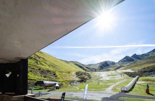 Peyragudes Apartment | 100m from resort center, 1st floor, jacuzzi, hammam, parking, tv, ski locker, 41m², Peyragudes