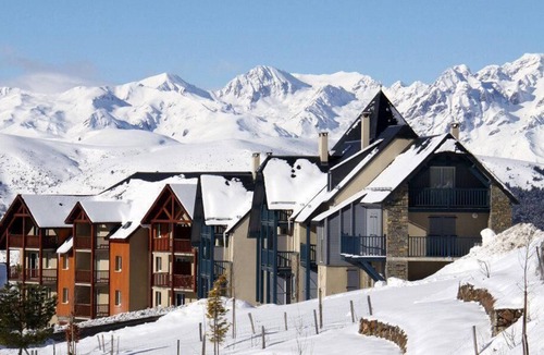 Peyragudes Apartment | 100m from resort center, 1st floor, jacuzzi, hammam, balcony, tv, ski locker, 55m², Peyragudes