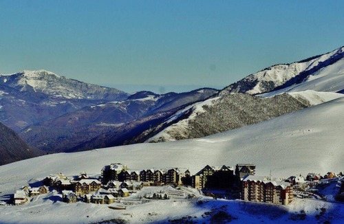 Peyragudes Apartment | 100m from resort center, floor -1, jacuzzi, hammam, terrace, balcony, tv, ski locker, 23m²