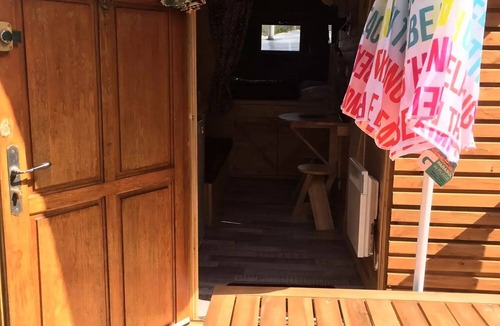Perros-Guirec Cabin | 11 m² Travel Trailer - 1 bedroom + 7 m² terrace (No pets allowed) 2 people