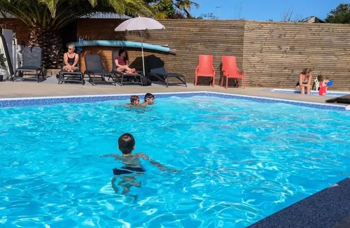 Perros-Guirec Cabin | 11 m² Travel Trailer - 1 bedroom + 7 m² terrace (No pets allowed) 2 people
