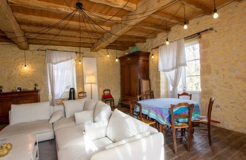 Saint-Pierre-de-Chignac House | 120 m² House ∙ 2 bedrooms ∙ 5 guests
