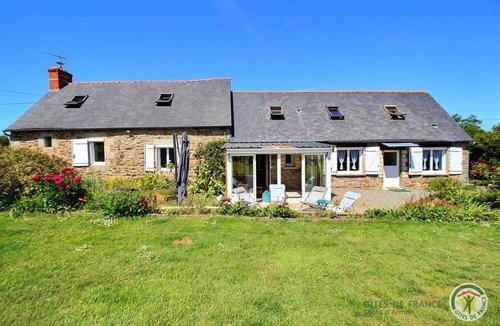 Coatreven House | 125 m² Gîte ∙ 4 bedrooms ∙ 8 guests