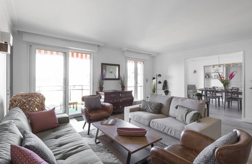 Le Rosais-La Flourie Apartment | 127 m² Apartment ∙ 4 bedrooms ∙ 8 guests