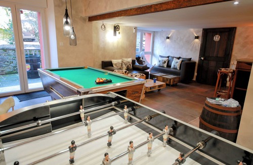 Thuillieres House | 15-person group gîte with spa, large terrace and indoor games room