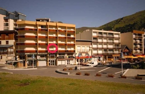 Eaux-Bonnes Apartment | 150m from ski slopes, 4th floor, view ski slopes, balcony, tv, 26m², Gourette