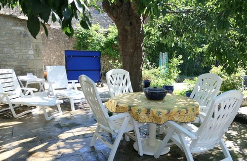Lussan House | 16th century farmhouse with swimming pool for 8 people