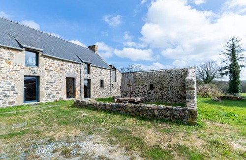 Pleboulle House | 170 m² House ∙ 3 bedrooms ∙ 4 guests