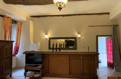 Cite Apartment | 17th century property between the pink granite coast & Lannion, large 46m2 studio flat