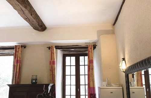 Cite Apartment | 17th century property between the pink granite coast & Lannion, large 46m2 studio flat