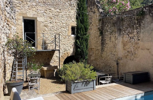 Robion House | 17th-century village house with a private pool, not overlooked, quiet, ideal for families