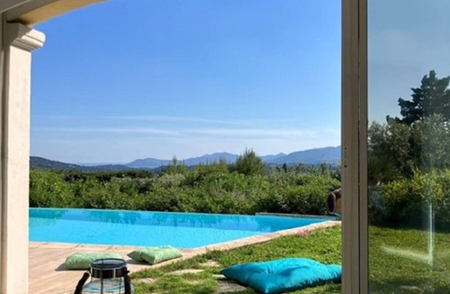 Le Plan-de-Grasse Villa | 180° view of the Estérel Massif and sea from Grasse-Plascassier