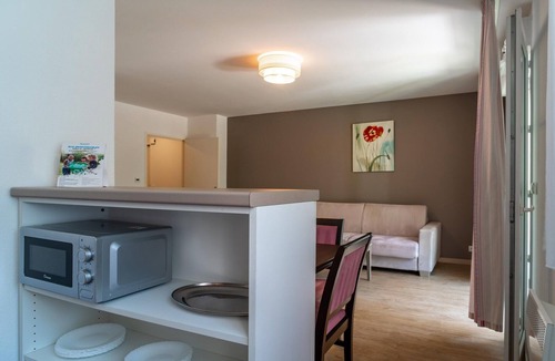 Pont-Aven Apartment | 1BR Stay in Pont-Aven with Balcony