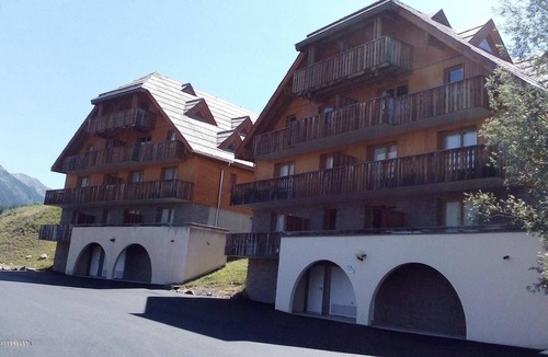 Pra Loup Apartment | 1st floor, balcony, parking, tv, ski locker, 21m², Pra Loup
