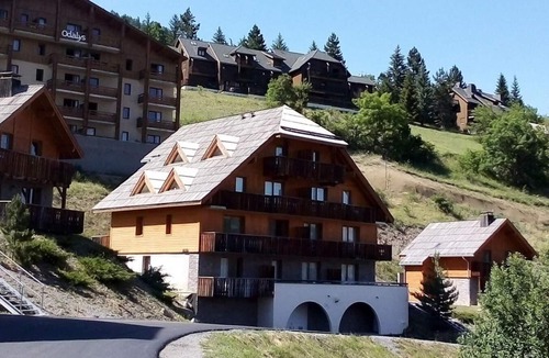 Pra Loup Apartment | 1st floor, balcony, parking, tv, ski locker, 21m², Pra Loup