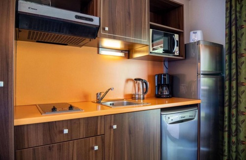 Jausiers Apartment | 1st floor, swimming pool, hammam, terrace, parking, tv, 27m², Pra Loup