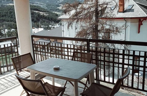Jausiers Apartment | 1st floor, swimming pool, sauna, terrace, parking, tv, 50m², Pra Loup