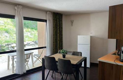 Jausiers Apartment | 1st floor, swimming pool, hammam, terrace, parking, tv, 27m², Pra Loup