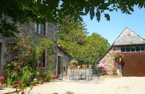 Castelnau-de-Mandailles House | 2/8-PERSON GITE IN THE AUBRAC REGIONAL NATURE PARK