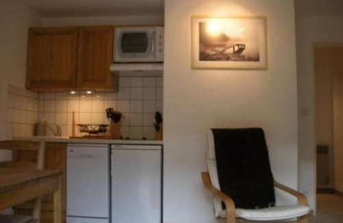 La Salle-les-Alpes Apartment | 2 Bedroom/2 Bath Duplex style Apt, comfortably furnished, south facing balconies, near bus stop & summer/winter activities