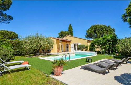 Cabannes House | 2 bedroom accommodation in Cabannes