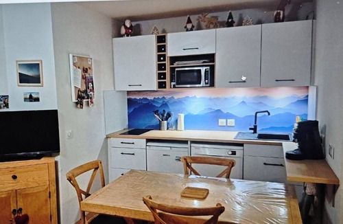 Luz-Saint-Sauveur Apartment | 2-bedroom apartment, garden, pool, mountain views