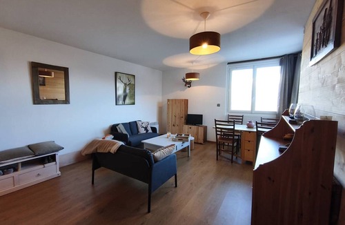 Le Super-Sauze Apartment | 2-bedroom apartment at the foot of the slopes, sleeps 6