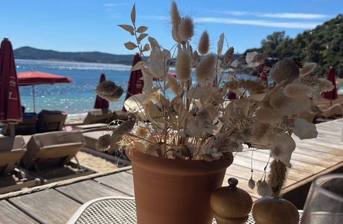 Le Lavandou Apartment | 2 bedroom apartment in villa with garden, sea view, short walk to Fossette beach