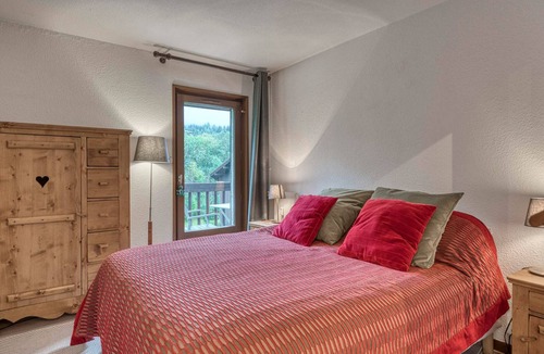 Megeve Apartment | 2-Bedroom Apartment Megève, South Balcony, Parking, Wifi