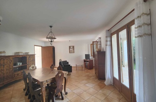Les Salles-sur-Verdon House | 2-bedroom apartment with garden, 5-minute walk from Lac de Ste Croix.