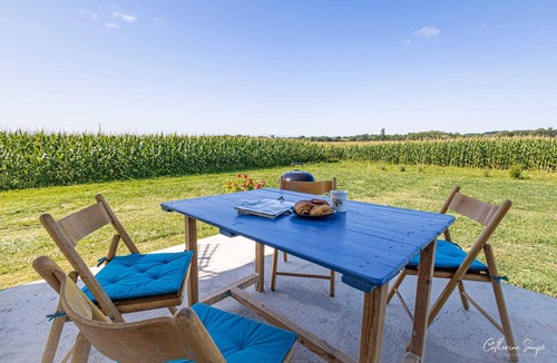 Sauviac House | 2-bedroom house with AC and WiFi in peaceful Sauviac with view over the Pyrénées